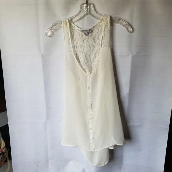 Cotton on sleeveless blouse color ivory size small - Picture 1 of 5